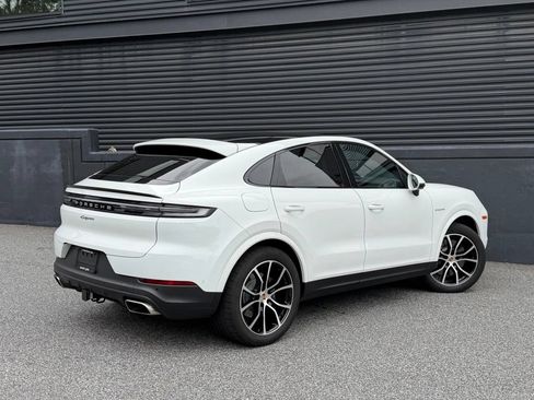 Certified 2026 Porsche Cayenne E-Hybrid Coupe AWD/4WD image 10