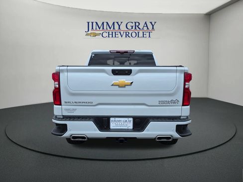 New 2026 Chevrolet Silverado 1500 High Country w/ High Country Premium Package AWD/4WD image 4