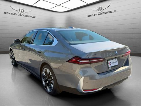 Used 2024 BMW 530i xDrive w/ Premium Package AWD/4WD image 16