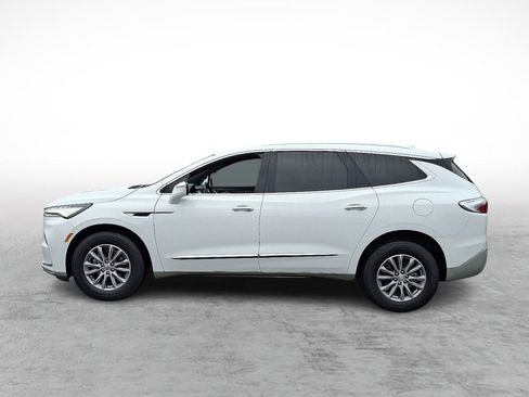 Used 2024 Buick Enclave Premium image 2
