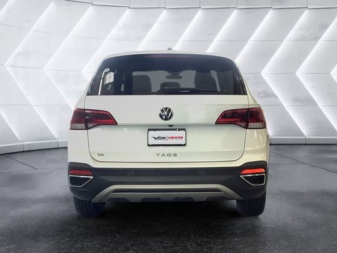 Used 2024 Volkswagen Taos SE image 5