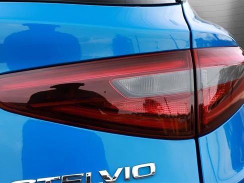 Used 2023 Alfa Romeo Stelvio Veloce image 32