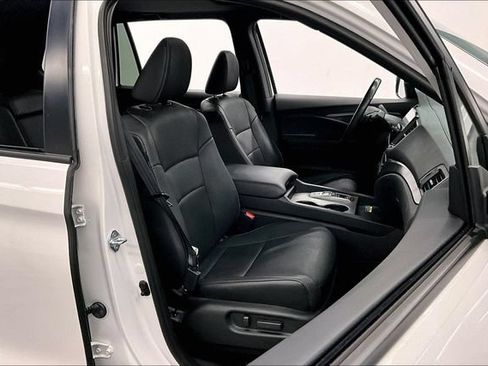 Used 2025 Honda Passport EX-L image 8