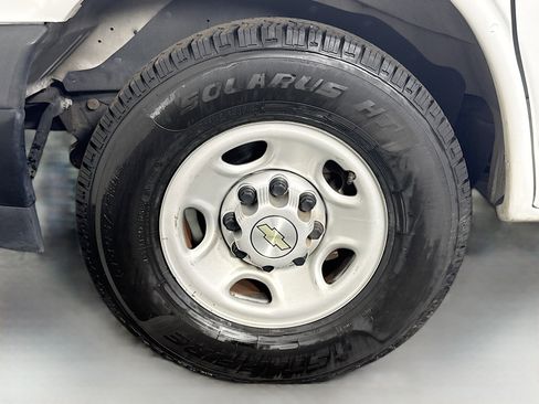 Used 2021 Chevrolet Express 2500 RWD image 33
