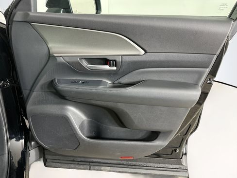 Used 2025 Toyota Grand Highlander AWD image 34