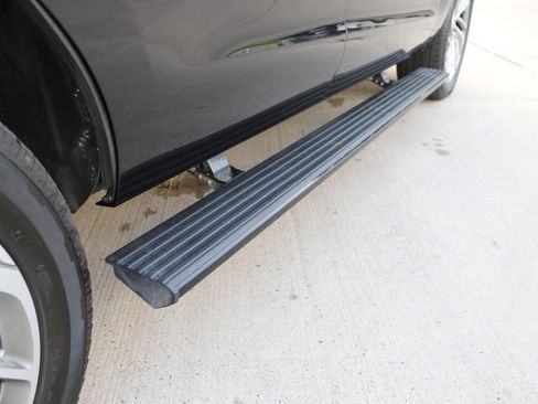 Used 2025 Lincoln Navigator Reserve AWD/4WD image 9
