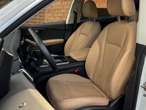 Used 2025 Audi Q8 Premium Plus image 22