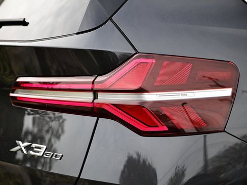 New 2026 BMW X3 xDrive30 w/ Premium Package image 9