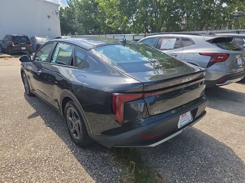 Used 2025 Kia K4 LXS FWD image 8