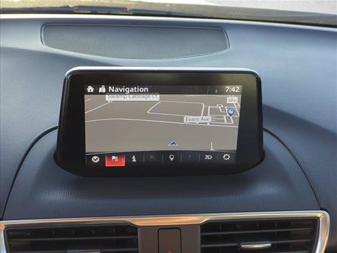 Used 2018 MAZDA MAZDA3 Grand Touring w/ Premium Equipment Package FWD image 18
