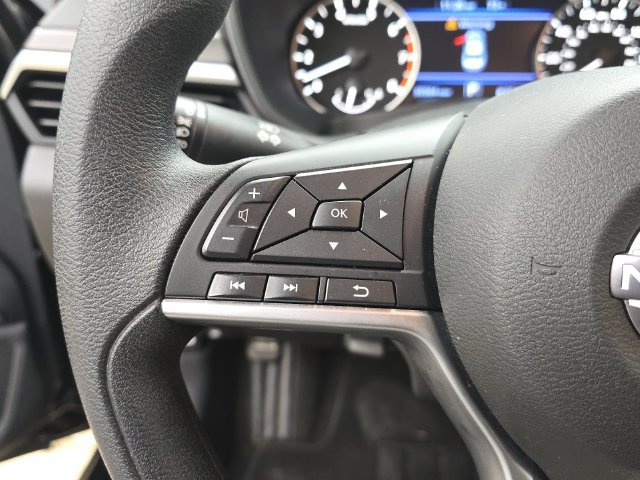 Used 2025 Nissan Altima 2.5 SV FWD image 15