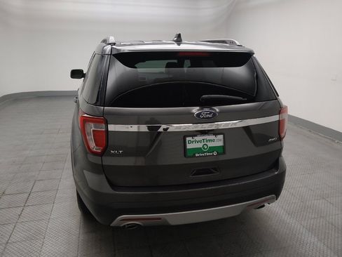 Used 2017 Ford Explorer XLT w/ Equipment Group 202A AWD/4WD image 6