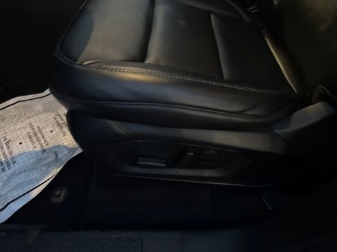 Used 2023 Ford Explorer XLT w/ Equipment Group 202A image 31