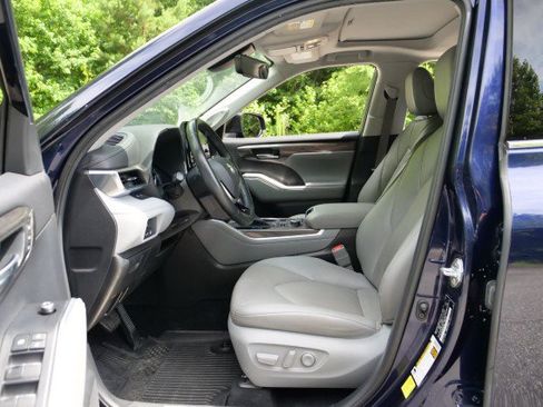 Used 2021 Toyota Highlander Limited AWD/4WD image 27