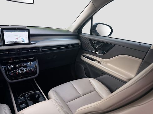 Used 2020 Lincoln Corsair FWD w/ Convenience Package image 24