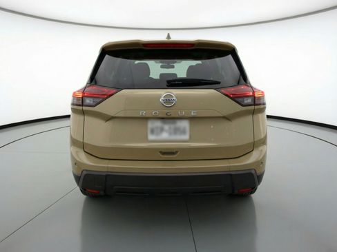 Used 2025 Nissan Rogue SV image 7