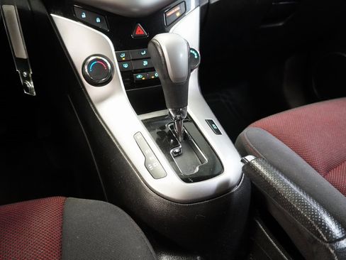 Used 2014 Chevrolet Cruze LT w/ All-Star Edition image 21