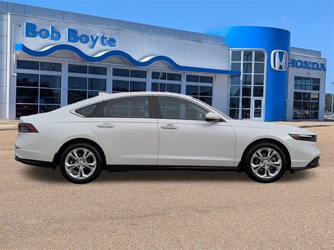 Certified 2025 Honda Accord LX image 2