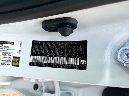 Used 2026 Toyota Corolla SE FWD image 30