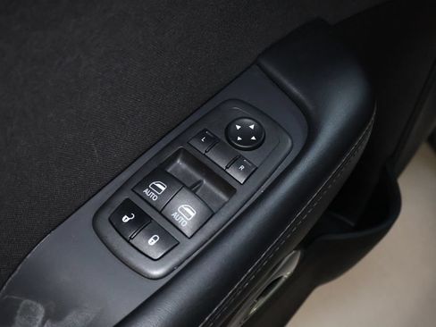Used 2022 Dodge Challenger GT AWD/4WD image 12