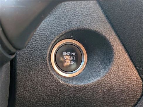Used 2022 Toyota Corolla Cross XLE AWD/4WD image 13