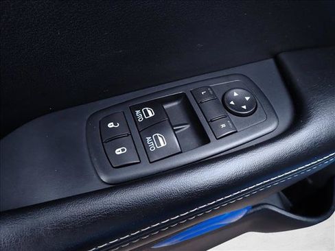 Used 2015 Dodge Challenger SRT w/ Technology Group RWD image 10