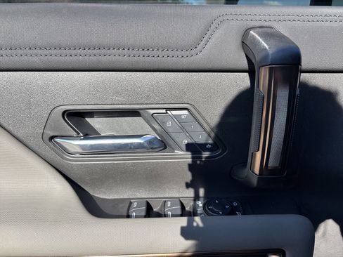 Used 2025 GMC Hummer EV 2X image 16