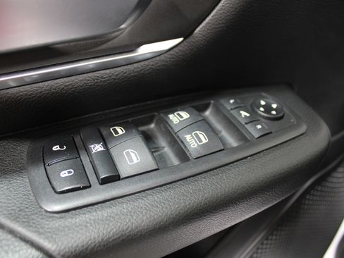 Used 2019 RAM 1500 Big Horn AWD/4WD image 7
