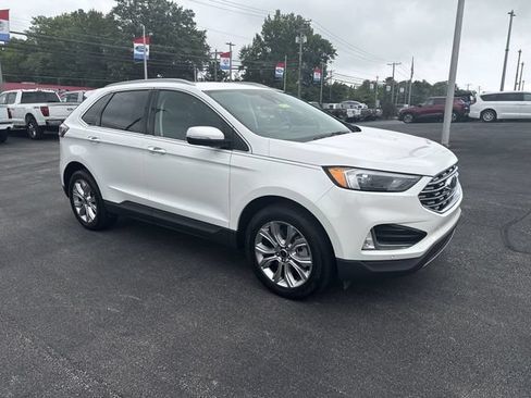 Used 2023 Ford Edge Titanium AWD/4WD image 11
