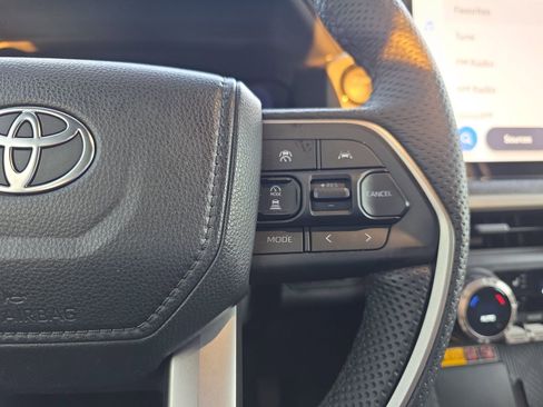 Used 2025 Toyota Tacoma Limited image 17