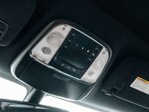 Used 2014 Jeep Grand Cherokee Overland w/ Advanced Technology Group AWD/4WD image 40