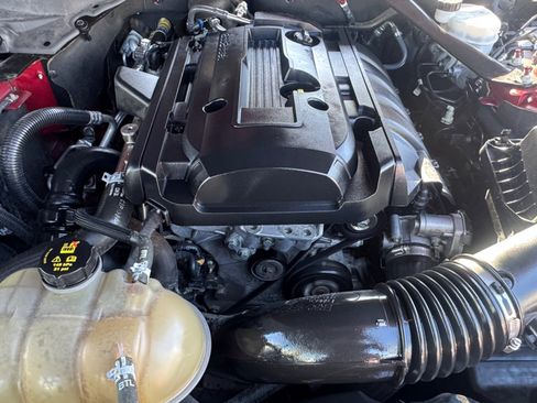 Used 2019 Ford Mustang Convertible RWD image 16