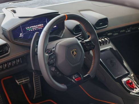 Used 2024 Lamborghini Huracan Tecnica RWD image 4