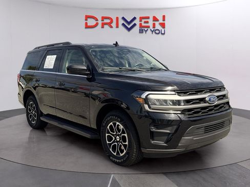 Used 2024 Ford Expedition XLT image 8
