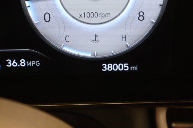 Used 2025 Hyundai Elantra SEL FWD image 15