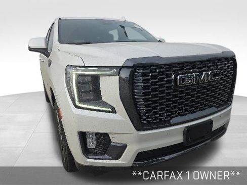 Used 2023 GMC Yukon Denali Ultimate AWD/4WD image 2
