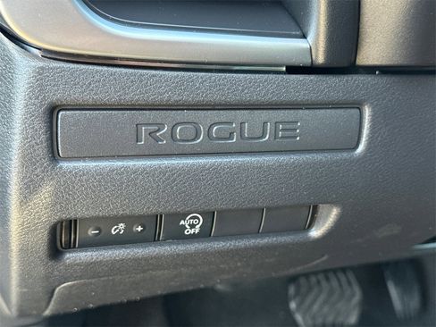 Used 2023 Nissan Rogue S image 25