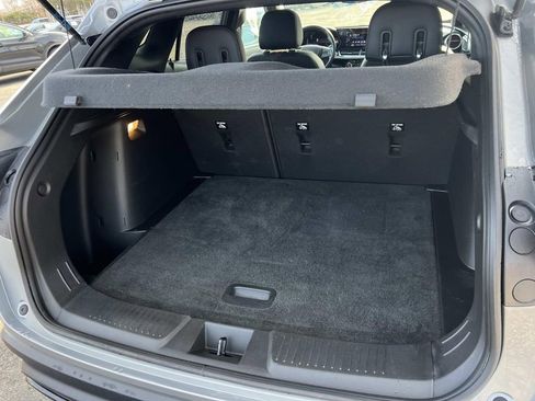 Used 2024 Chevrolet Trax RS w/ Sunroof Package image 9