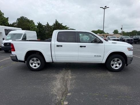 Used 2025 RAM 1500 Big Horn AWD/4WD image 2