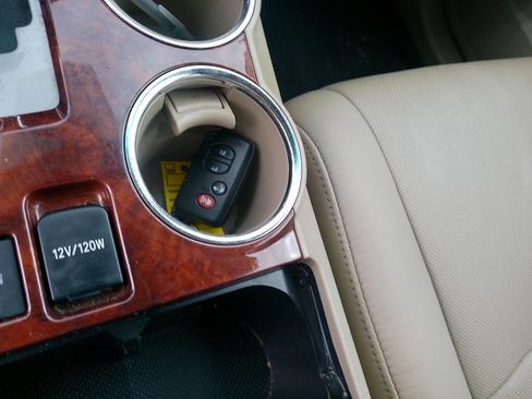 Used 2012 Toyota Highlander Limited w/ Protection Pkg AWD/4WD image 14