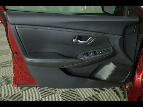 Used 2024 Nissan Sentra SV FWD image 20