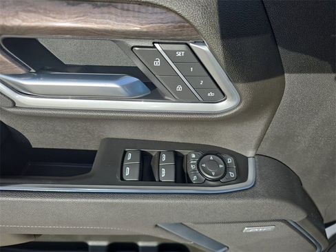 Used 2025 Chevrolet Silverado 2500 LTZ w/ LTZ Premium Package image 28