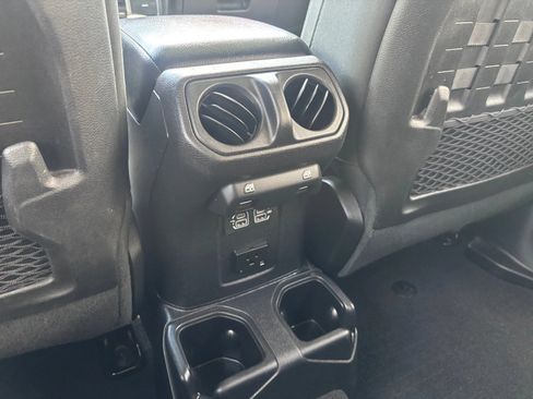 Used 2020 Jeep Wrangler Unlimited Rubicon AWD/4WD image 21