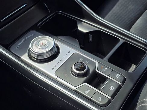 Certified 2025 Kia Sorento EX AWD/4WD image 38