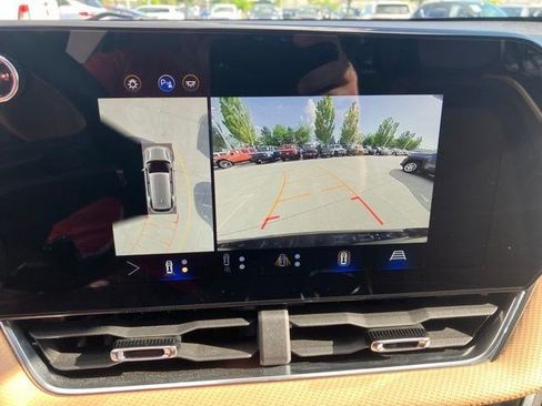 Used 2025 Chevrolet Equinox ACTIV w/ Safety and Technology Package AWD/4WD image 20