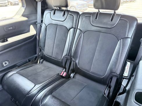 Used 2024 Jeep Grand Cherokee L Laredo AWD/4WD image 9