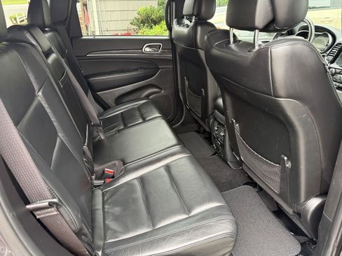 Used 2019 Jeep Grand Cherokee Limited image 14