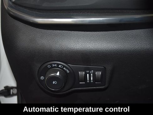 Used 2023 Jeep Compass High Altitude AWD/4WD image 12