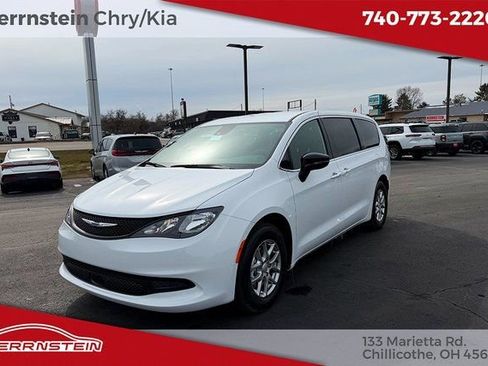 New 2026 Chrysler Voyager LX image 3