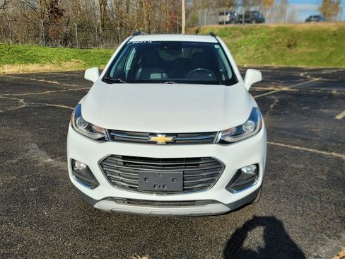 Used 2018 Chevrolet Trax Premier w/ LPO, Cargo Package image 4